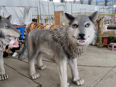 life size wolf model