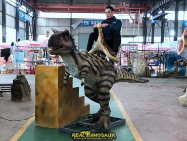 realistic Carnotaurus ride