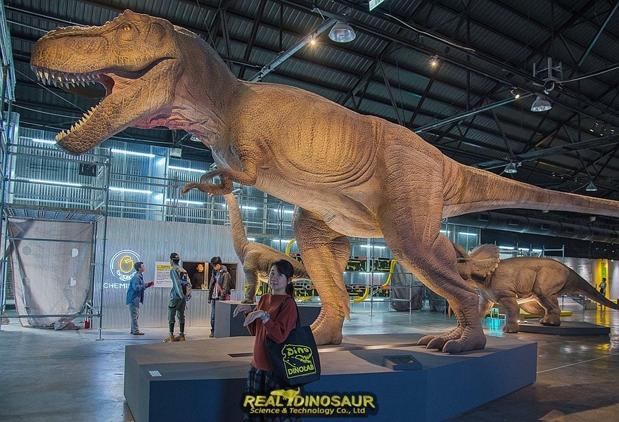 Using Animatronic Dinosaurs to Boost Business